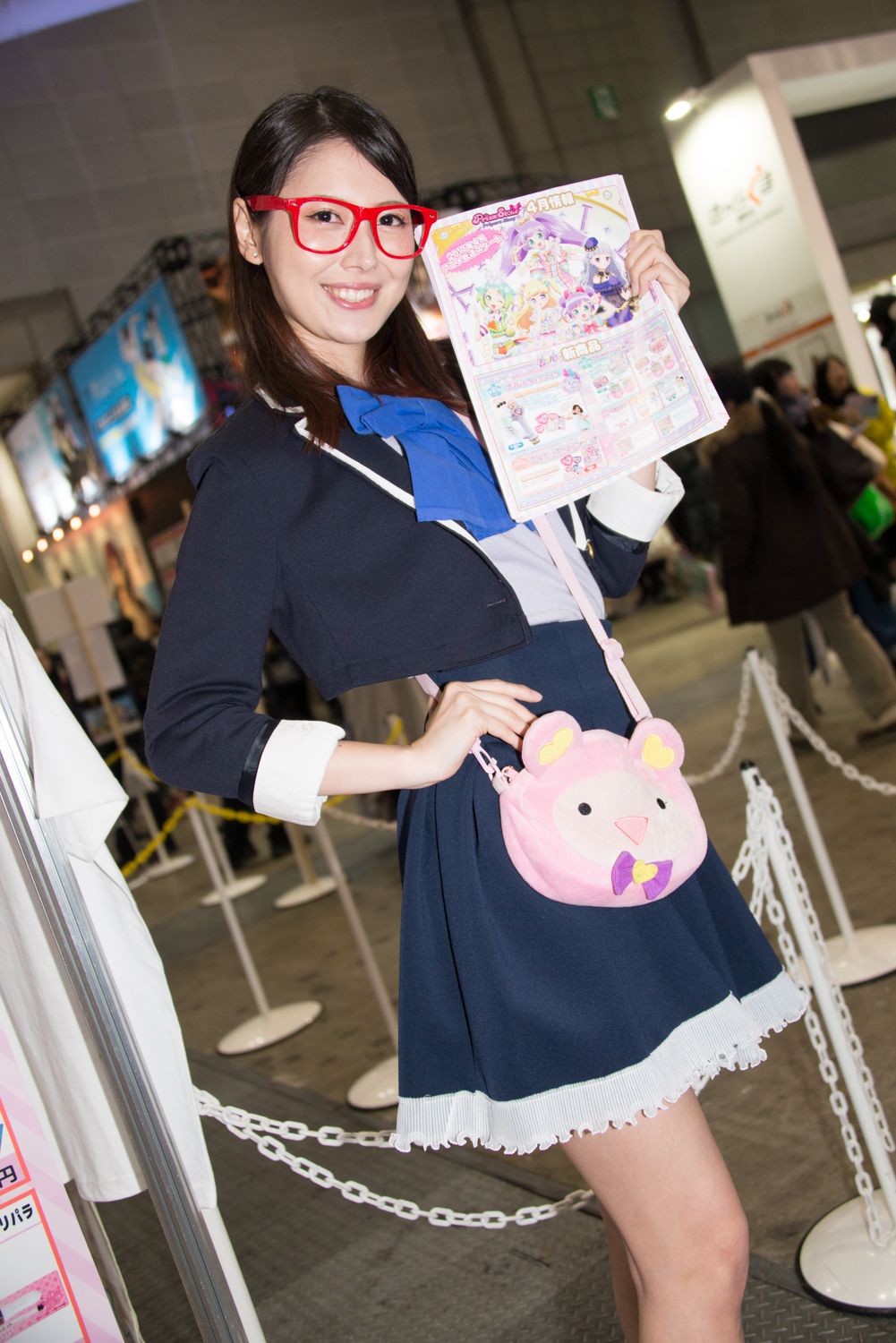 ティー・ゾーンのコンパニオンさんのコスプレ画像2