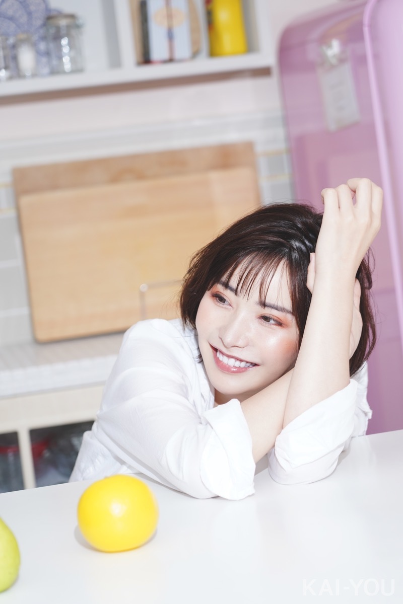 深田えいみさん撮り下ろし写真（よむさんによるイラスト化企画）