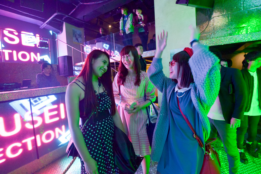 ガクコレナイト