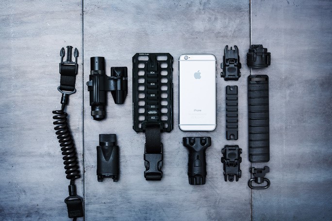 2015年当時にカトキハジメさんが制作したiPhone 6s用ケース