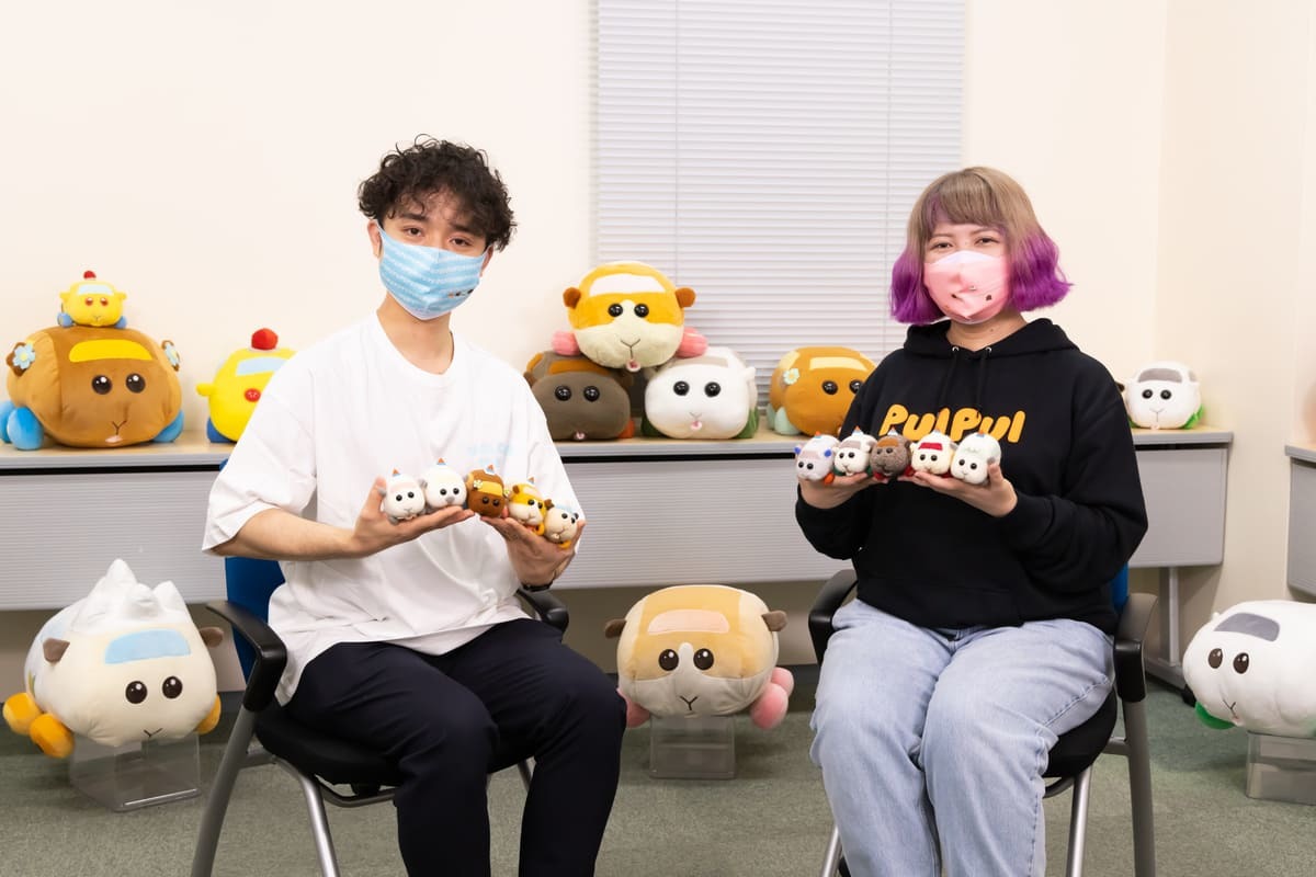 左から見里朝希さんと小野ハナさん