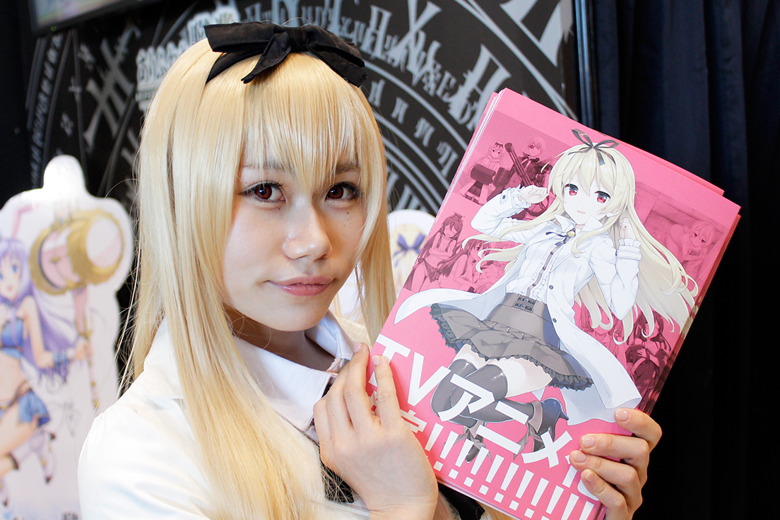 「コミックマーケットC93」コスプレコンパニオン_オーバーラップ1