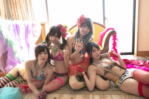 ⑤くるす蘭、花咲れあ、月野もも、夏目まどか：(c)西條彰仁／週刊プレイボーイ