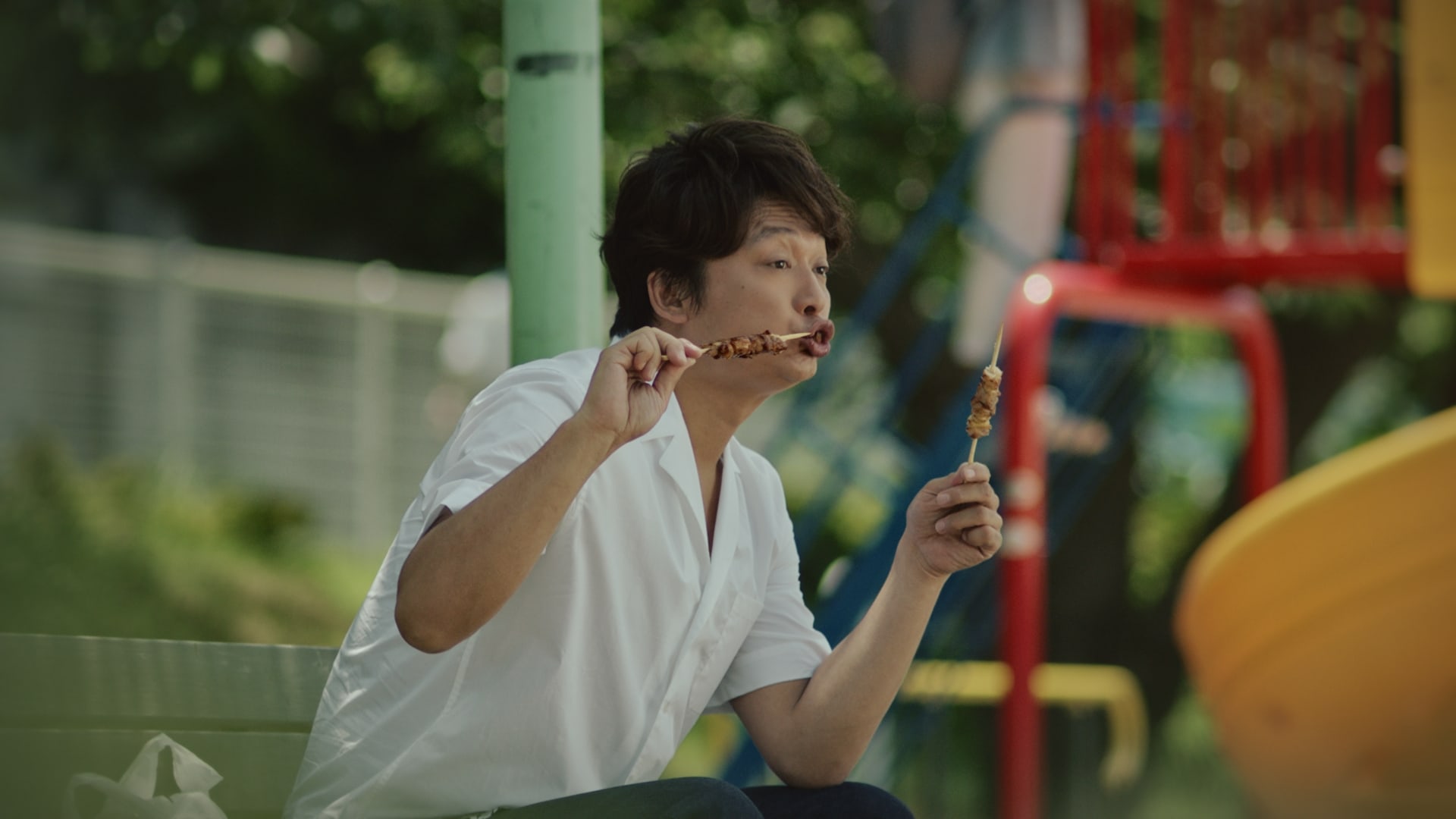 香取慎吾出演、新TVCM「ファミマのあの曲で会話」篇4