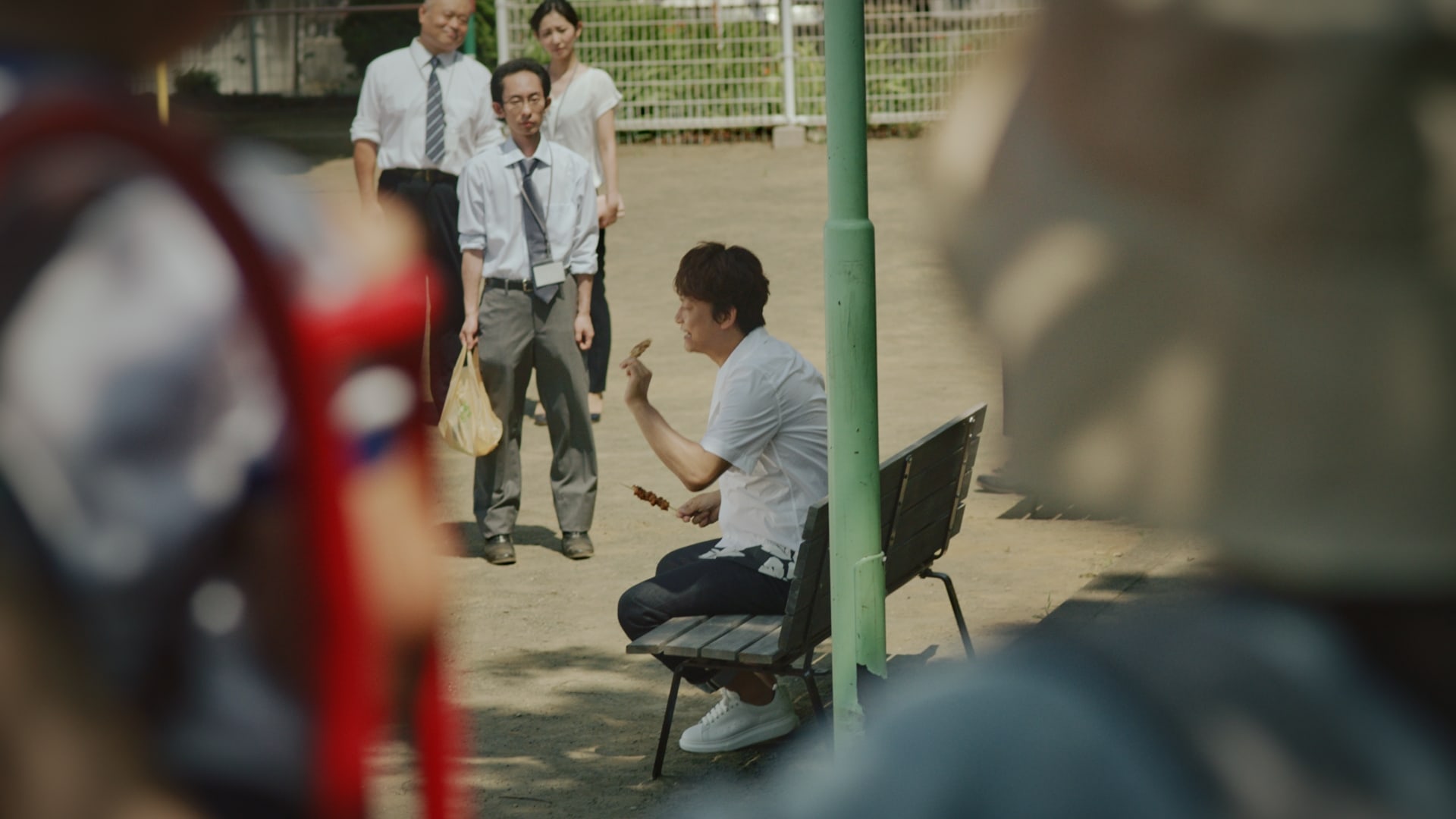 香取慎吾出演、新TVCM「ファミマのあの曲で会話」篇13