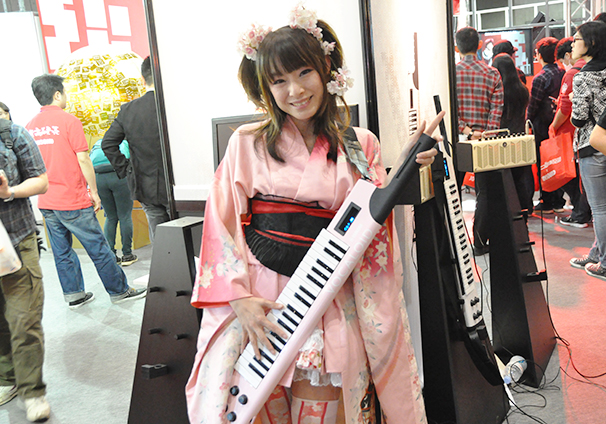 「ニコニコ超会議2015」美人コンパニオン写真まとめ24