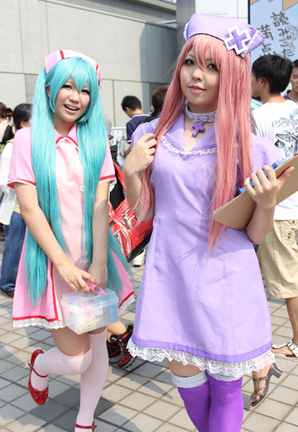 ミクさんとルカさん(屋上)