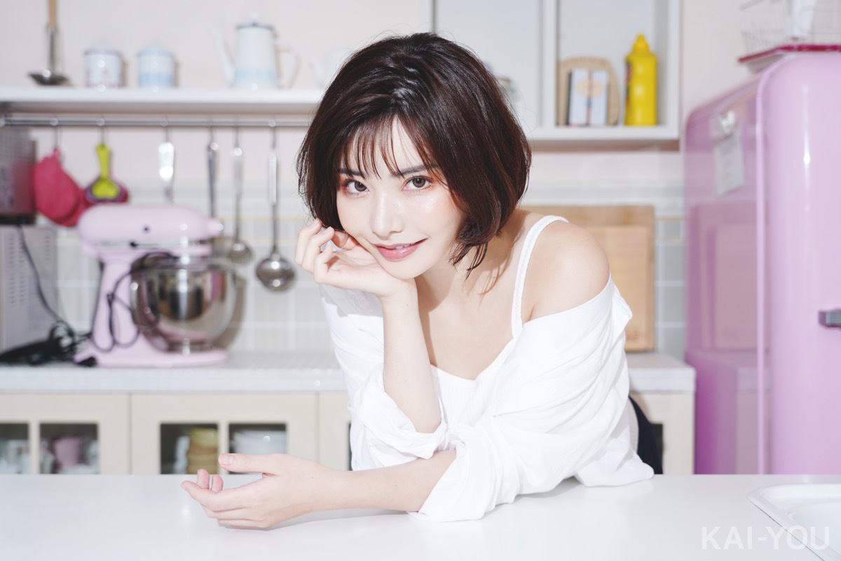 深田えいみさん撮り下ろし写真（よむさんによるイラスト化企画）