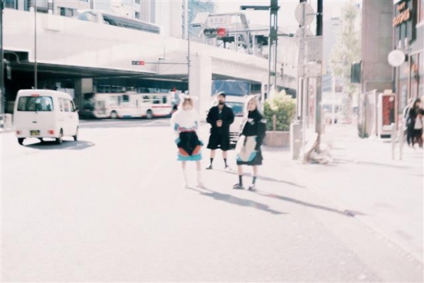 毒kinokopink「kill remote」新作のテーマは「みなしギャルと猫」