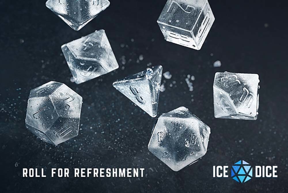 製氷トレイでつくられた氷のダイス