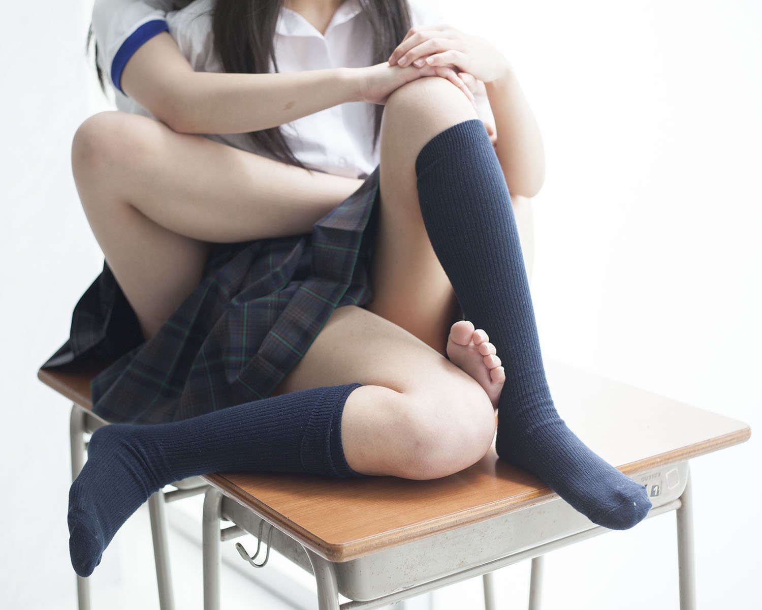 SCHOOLGIRL COMPLEX 3