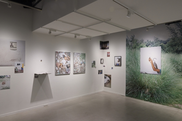 第16回写真「1_WALL」グランプリ受賞者個展 千賀健史展「Suppressed Voice」会場風景