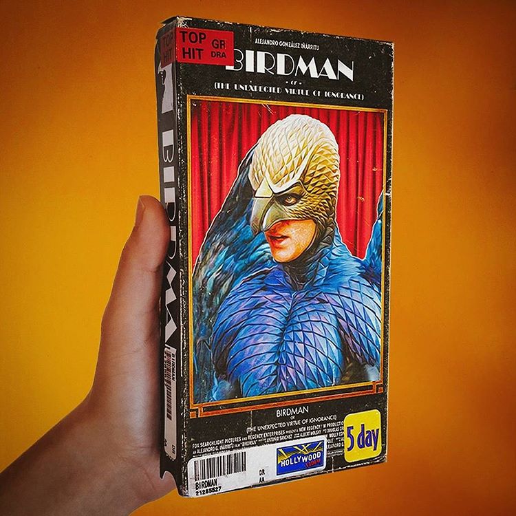 『バードマン あるいは（無知がもたらす予期せぬ奇跡）』