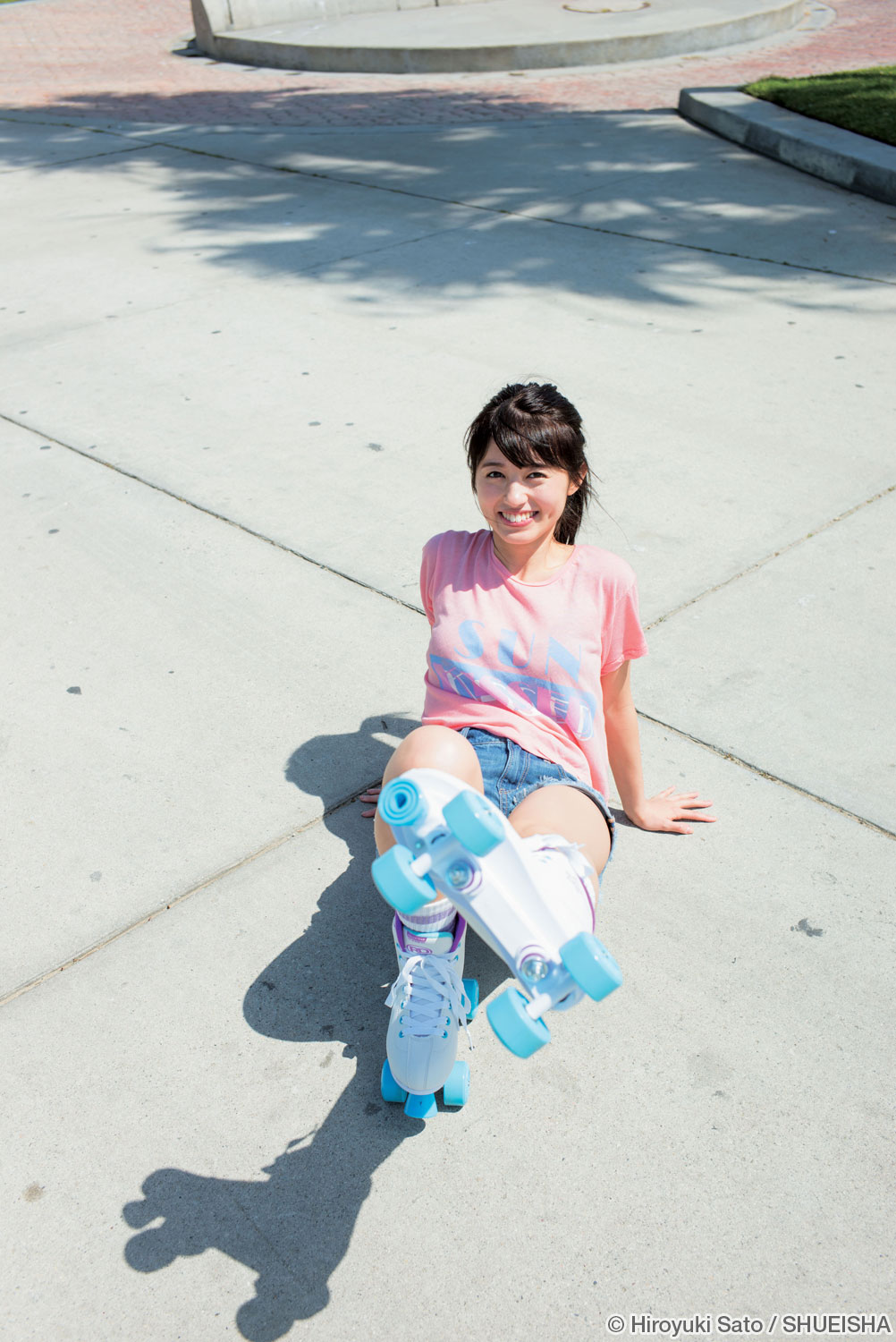 逢田梨香子写真集「R.A.」2