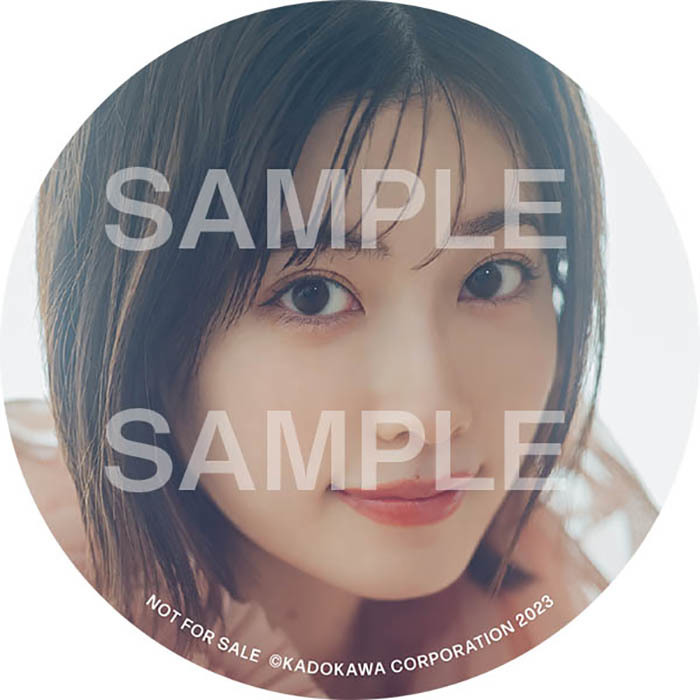 画像11: 声優 礒部花凜、水着姿で夕日に佇む　沖縄の海に映えるセンチメンタルな表情