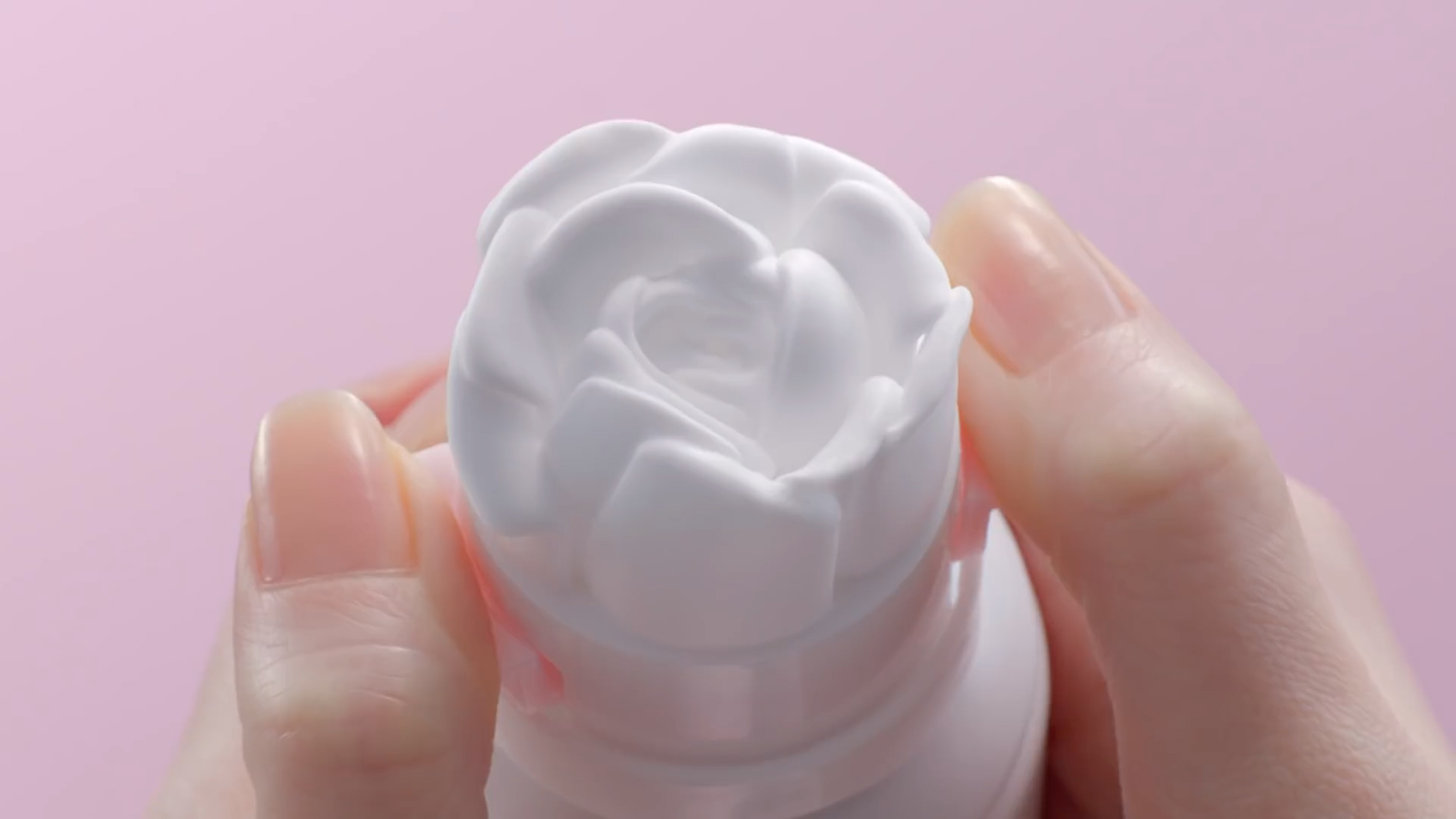 洗顔の泡で3Dアート！ バラ形の泡が出る洗顔料が世界中で話題に