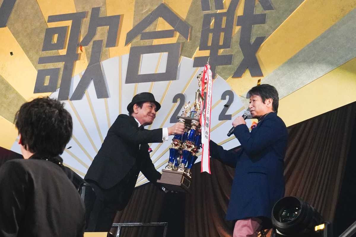トロフィー授与