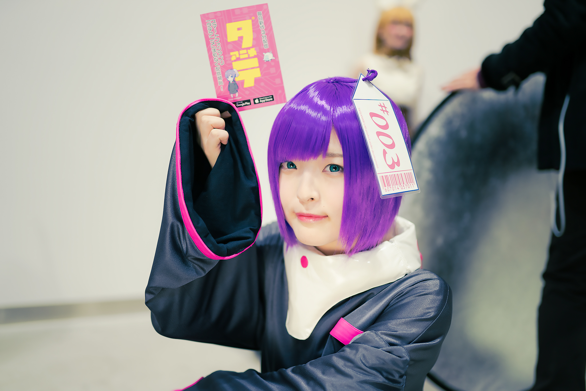 Production I.Gのアプリ「タテアニメ」のマスコットキャラのコスプレ　肉球あやとさん3