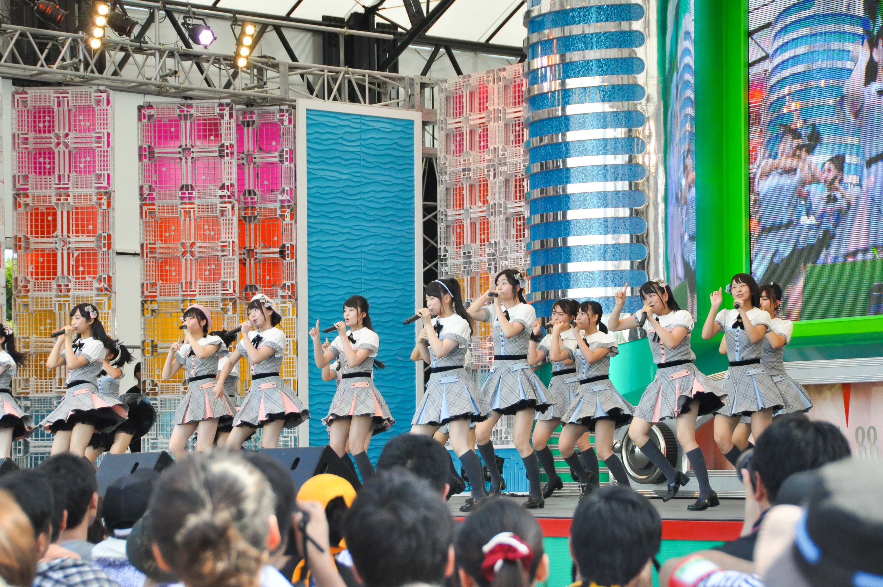 AKB48 Team 8