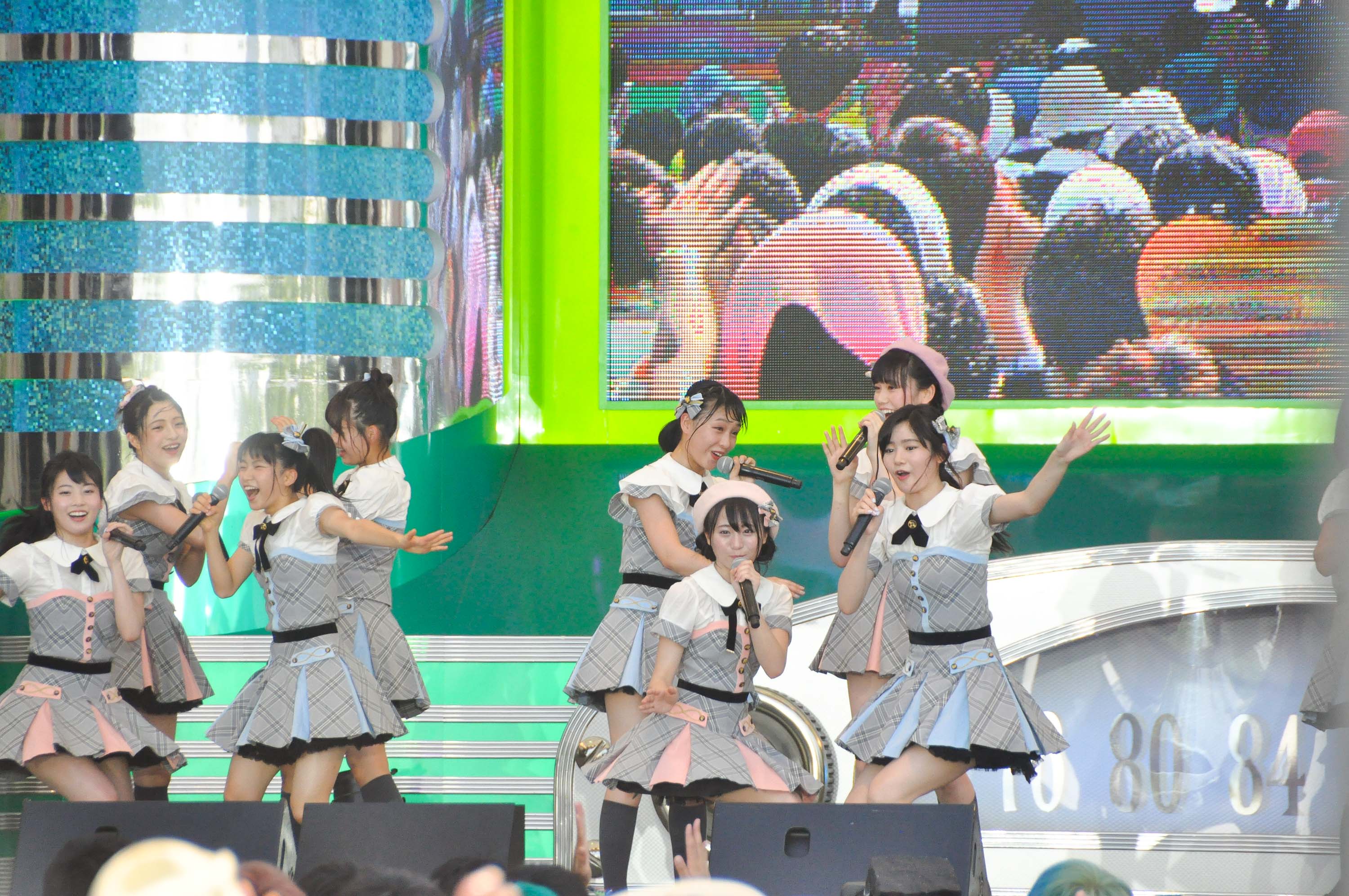 AKB48 Team 8