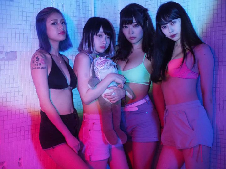 BIKINIRIOT MV