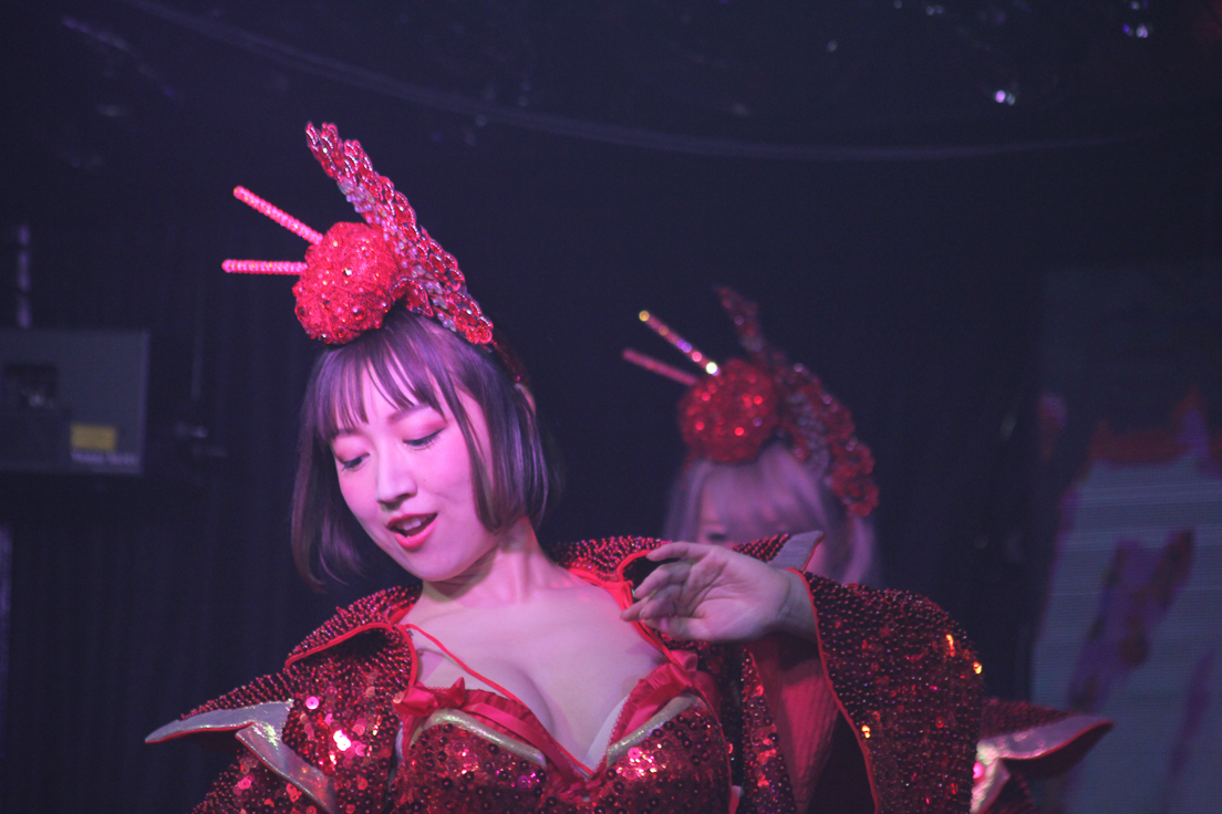 Burlesque annex YAVAY