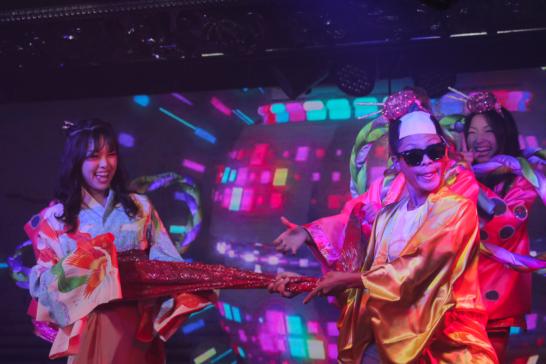 Burlesque annex YAVAY