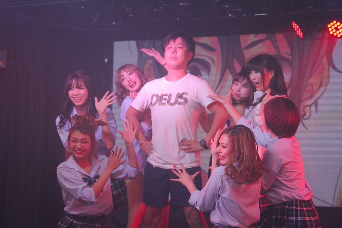 Burlesque annex YAVAY