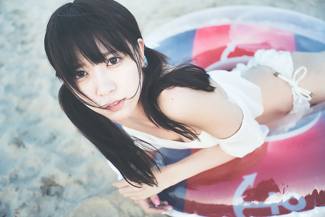 楠ろあさんの水着グラビア
