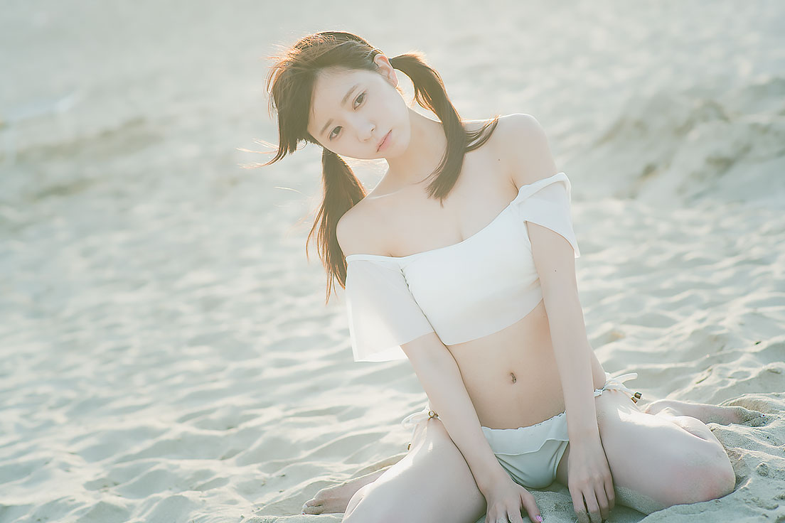 楠ろあさんの水着グラビア