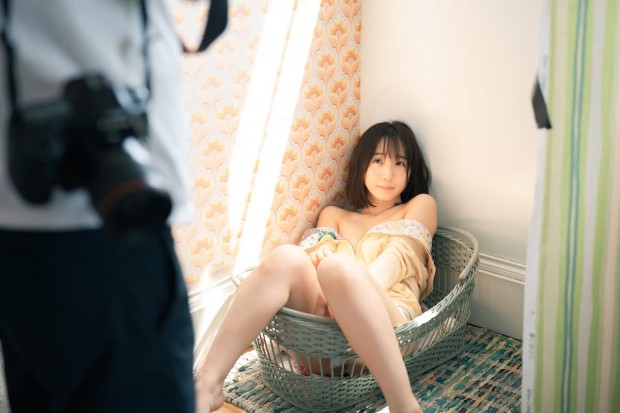 伊織もえさん『週刊ヤングジャンプ』オフショット3