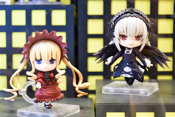 左：「真紅」｜右：「水銀燈」