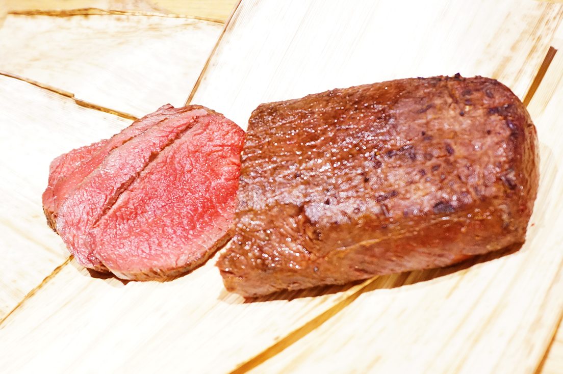 クマの炙り焼き