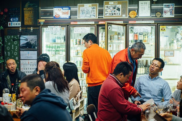 北九州市の角打ち、知る人ぞ知る名店「アサヒ屋酒店」