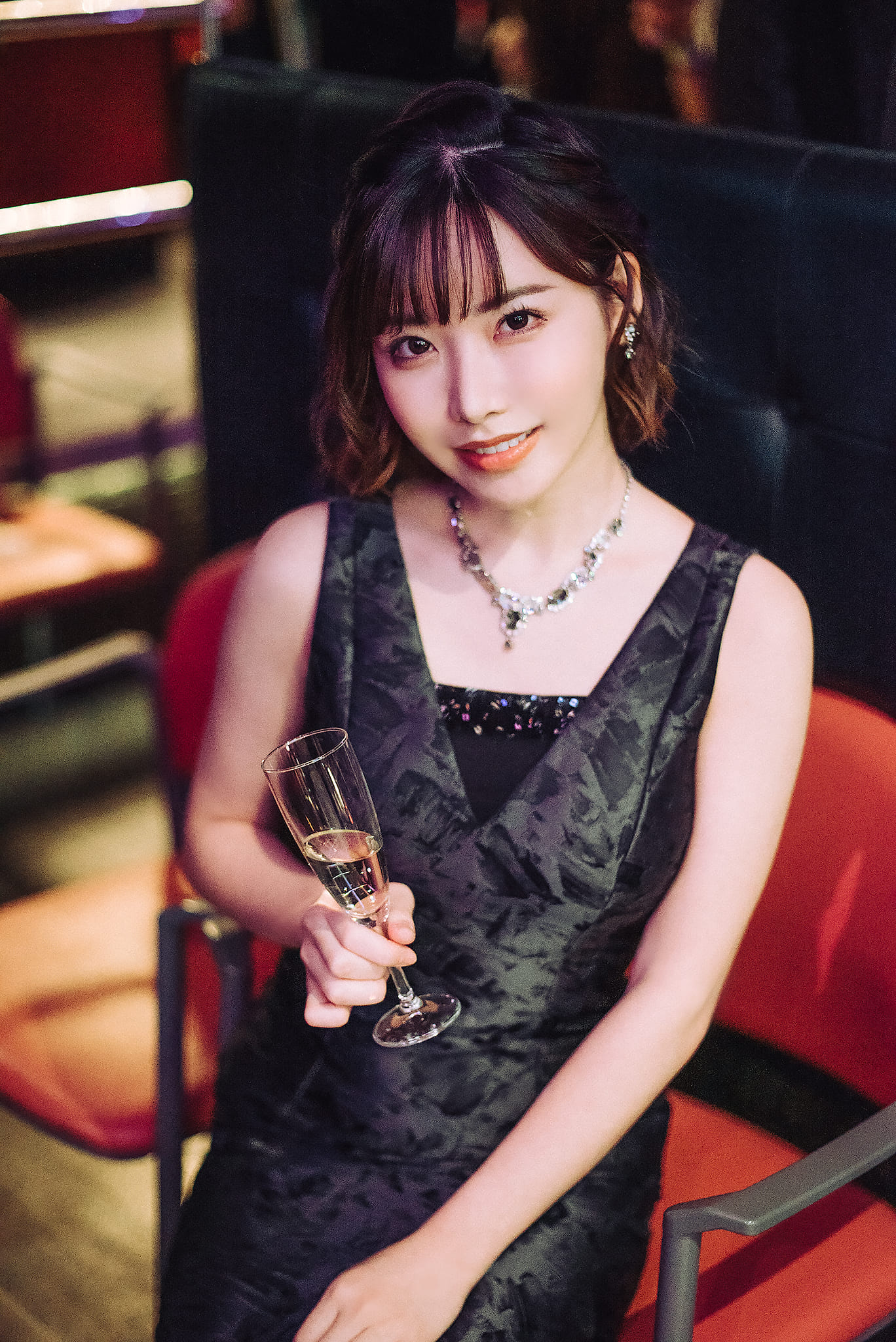 SNSでも爆発的な人気の深田えいみさん（@EIMI_FUKADA）