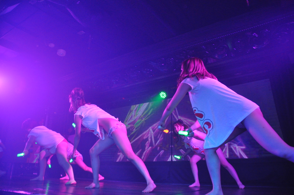 Burlesque annex YAVAY