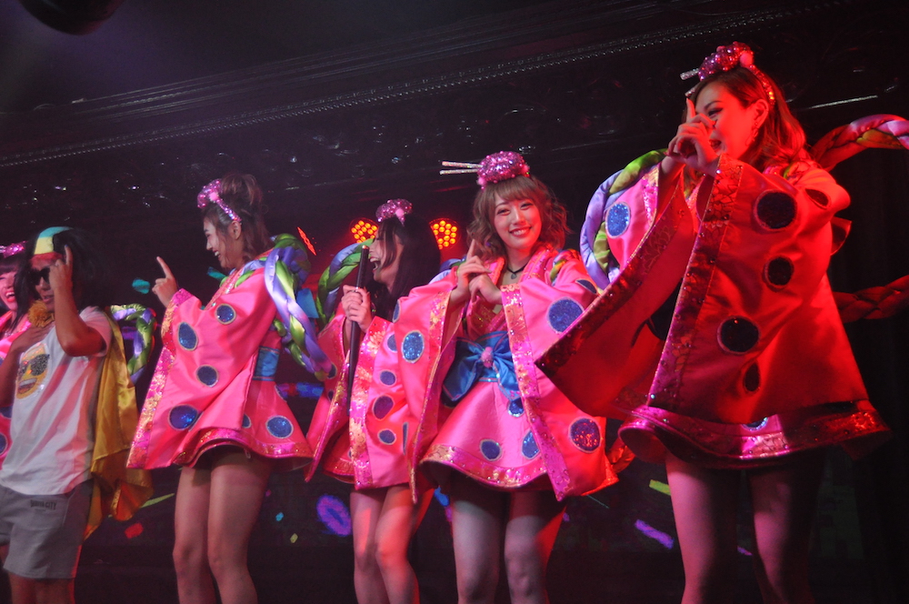 Burlesque annex YAVAY