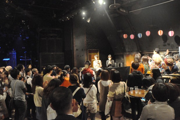 「とんでもない、トンガリだ、」