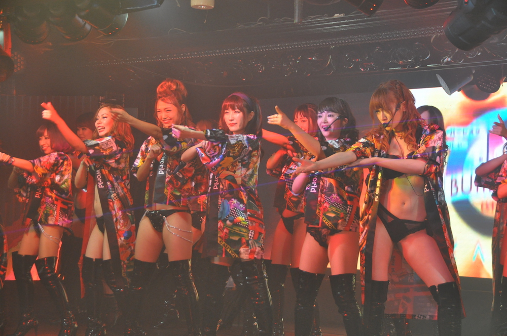 Burlesque annex YAVAY