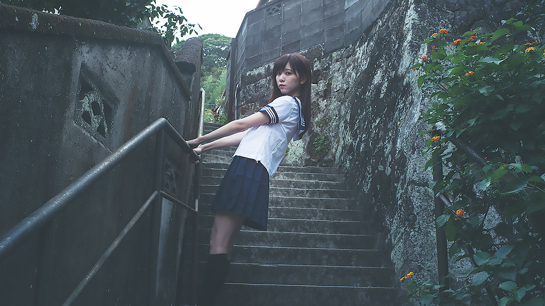 楠ろあさんの水着グラビア