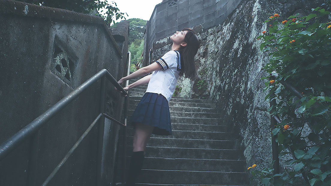 楠ろあさんの水着グラビア