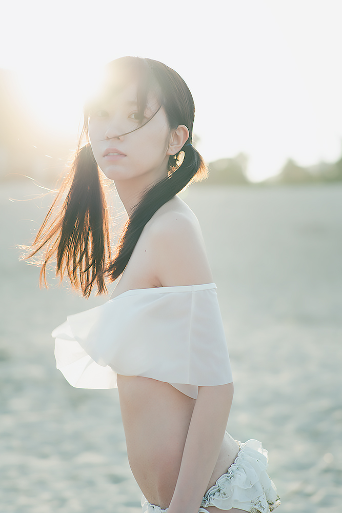 楠ろあさんの水着グラビア