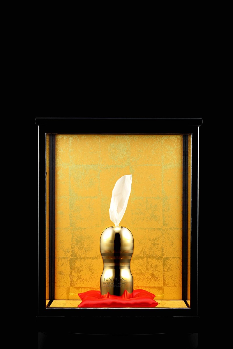 黄金のTENGAティッシュケース