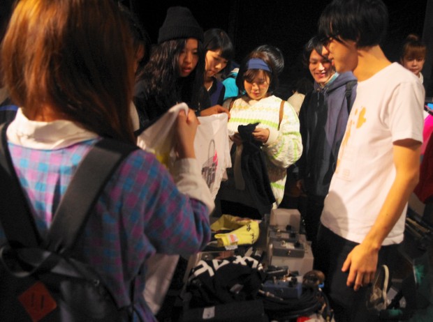 「とんでもない、トンガリだ、」