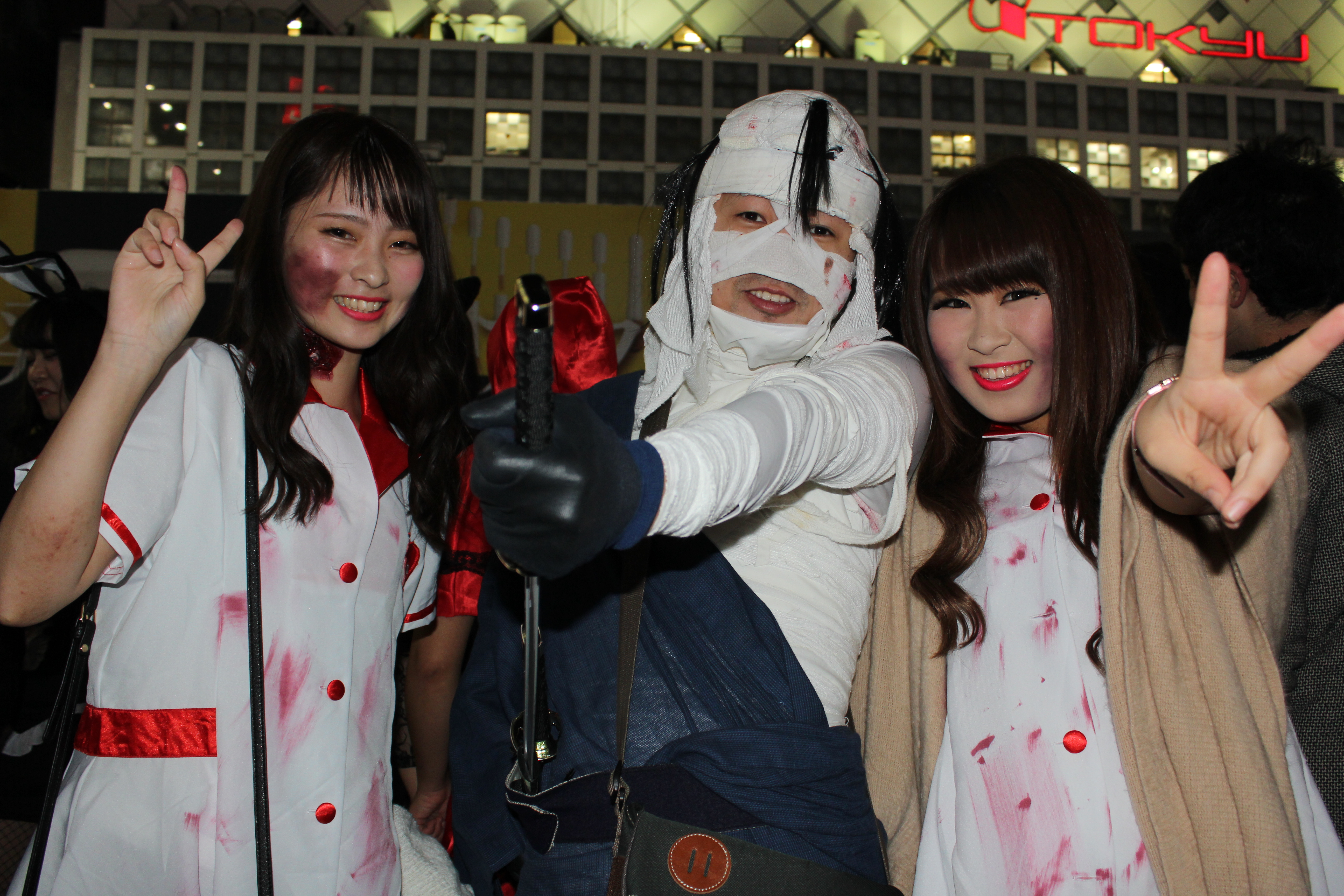 【写真】JKとJDで溢れる渋谷ハロウィン当日！  非日常を求める10代たち