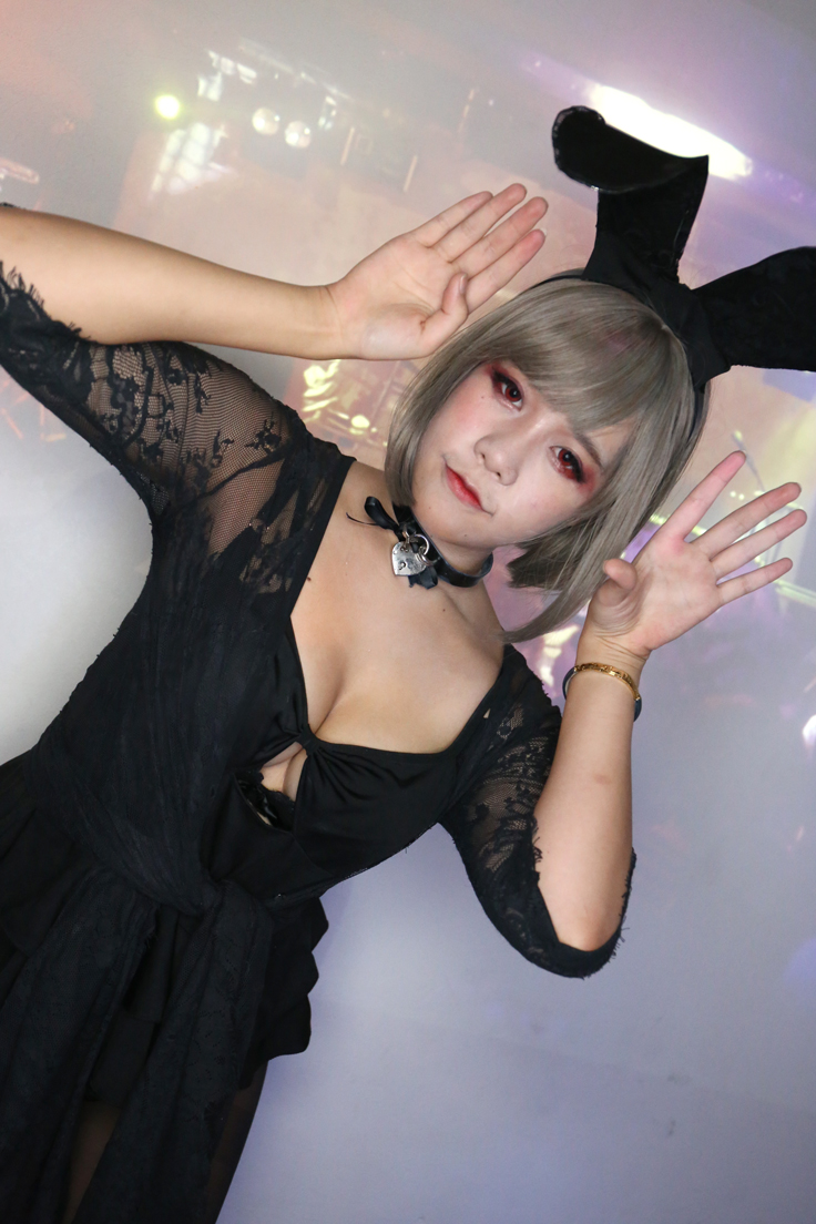 「歌舞伎町ハロウィン」のコスプレ仮装ギャル