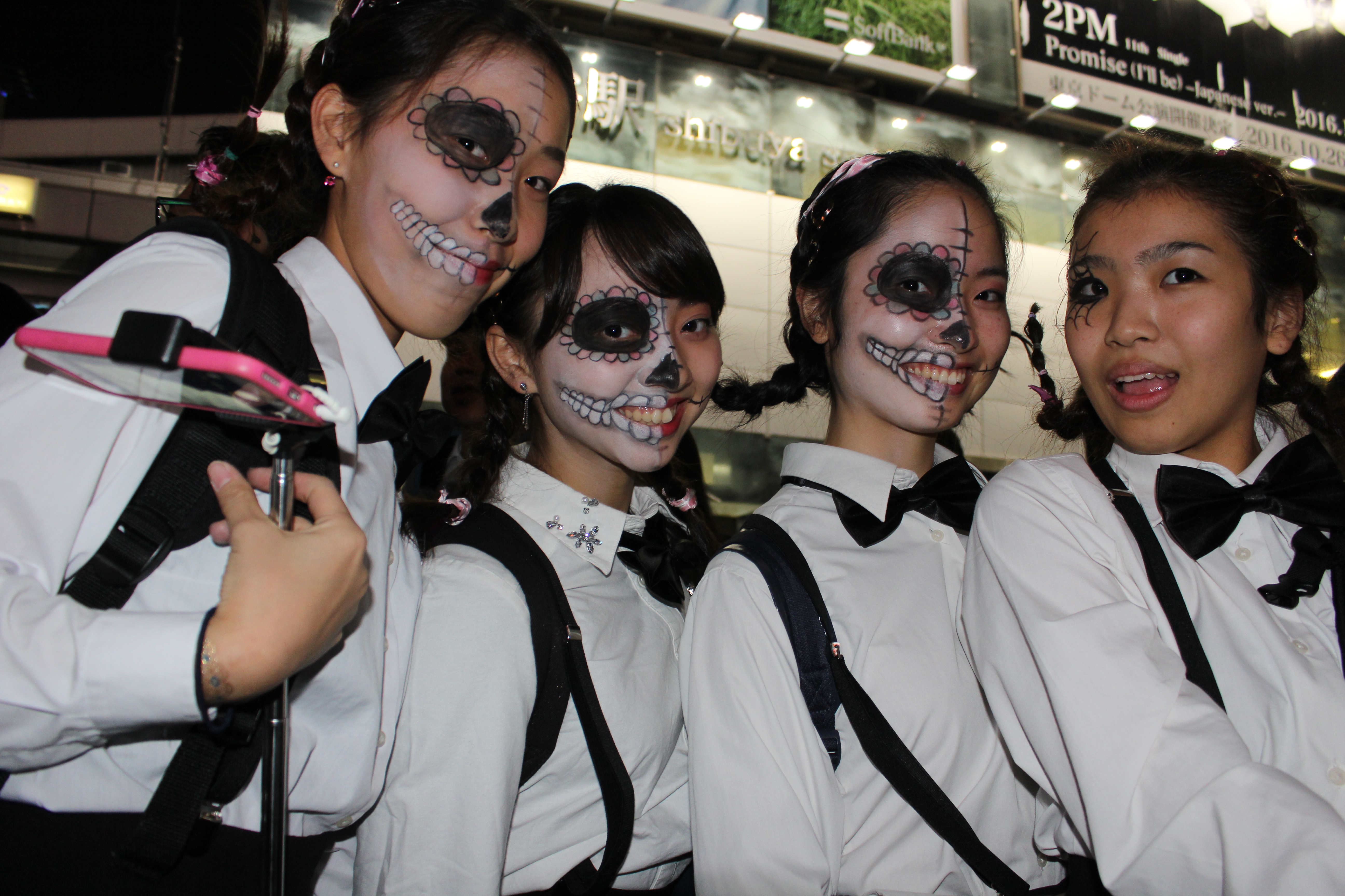 【写真】JKとJDで溢れる渋谷ハロウィン当日！  非日常を求める10代たち