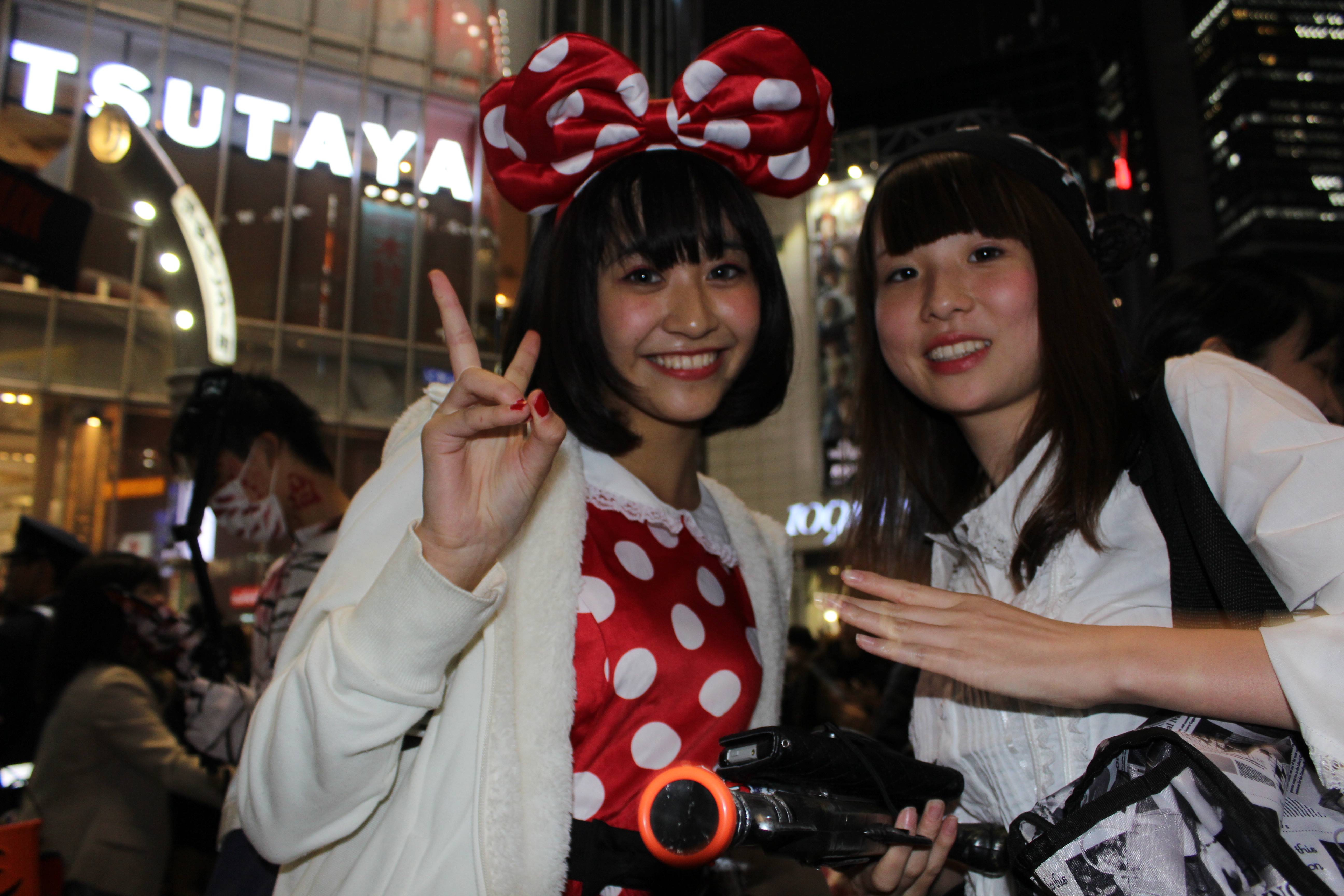 【写真】JKとJDで溢れる渋谷ハロウィン当日！  非日常を求める10代たち