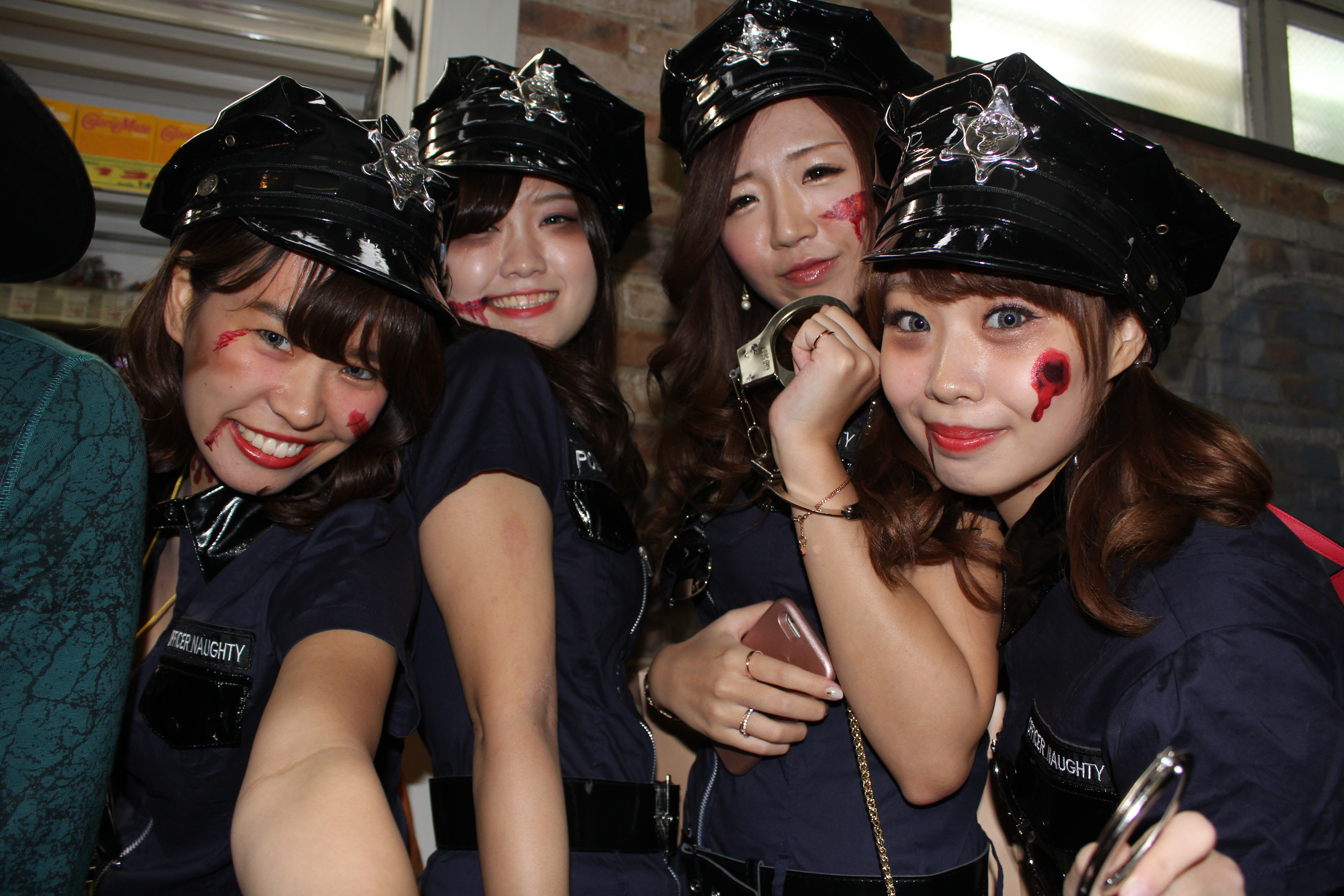 【写真】JKとJDで溢れる渋谷ハロウィン当日！  非日常を求める10代たち