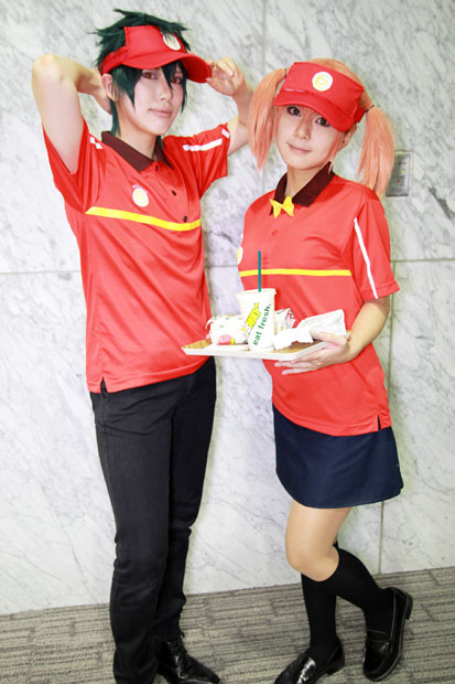 『はたらく魔王さま！』から、左は慧菟-Keito-さんによる魔王、右は柑奈さんによる佐々木千穂